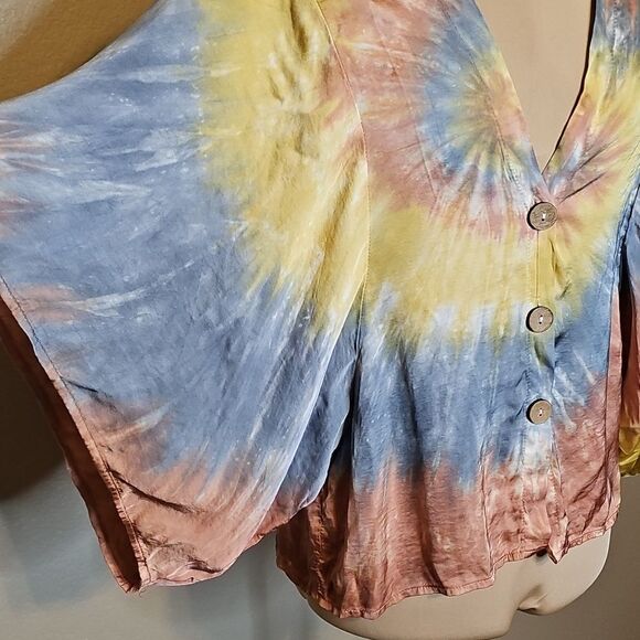 NWOT VICI Small Tie-Dye Button-Up Kimono Sleeve Satin Women's Top - Picture 2 of 7